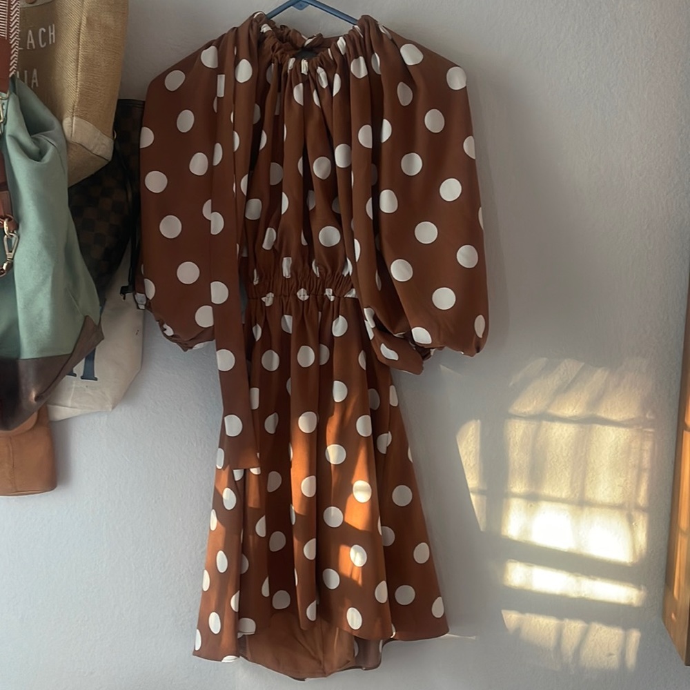 Super cute polka dot dress!